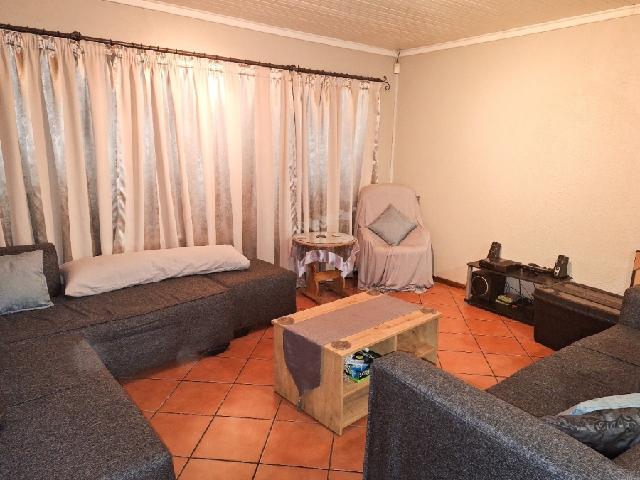 4 Bedroom Property for Sale in Kannoniers Park North West